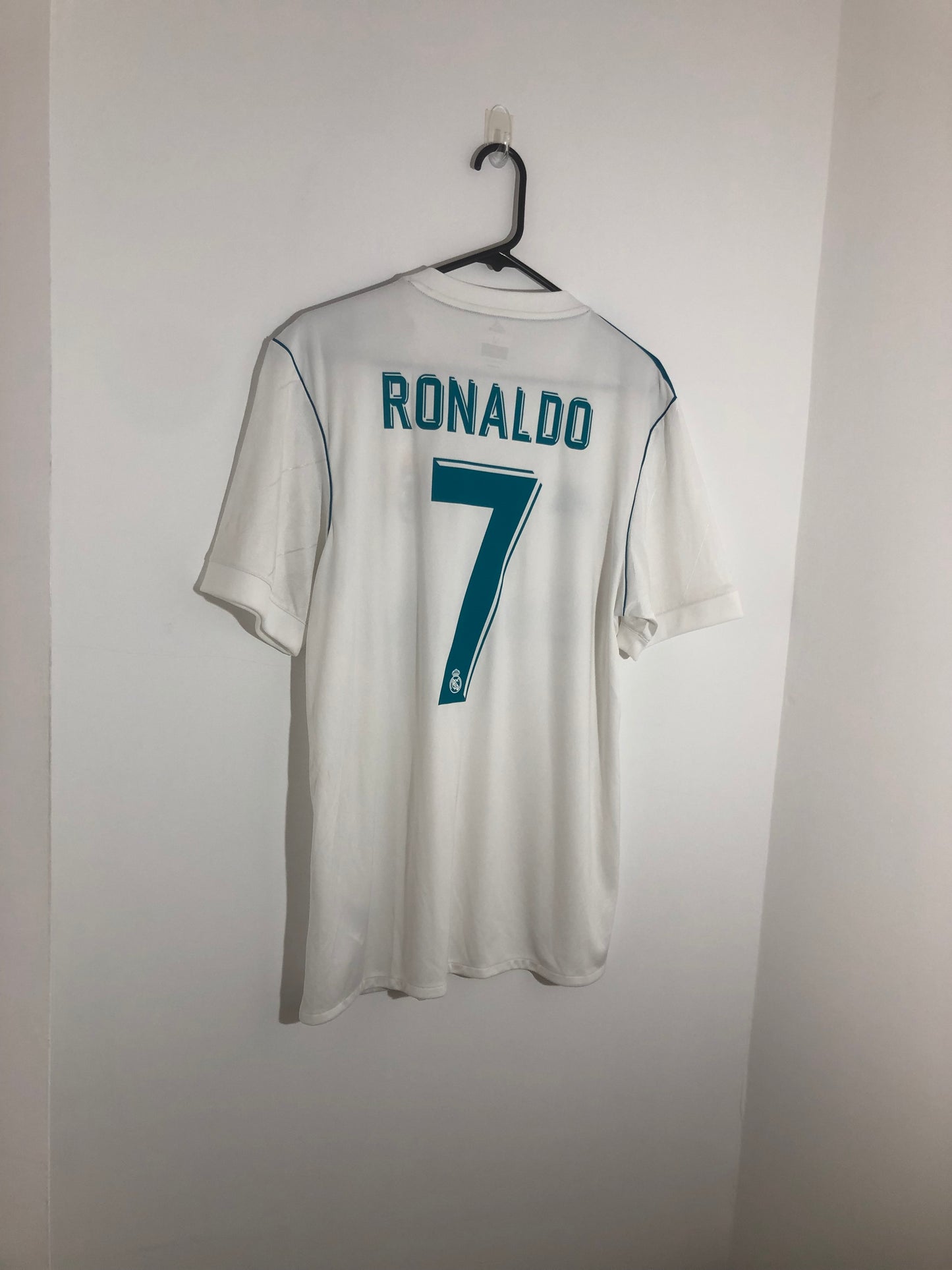 Ronaldo #7 Real Madrid 2017/18 Medium Home Shirt Excellent Condition AZ8059