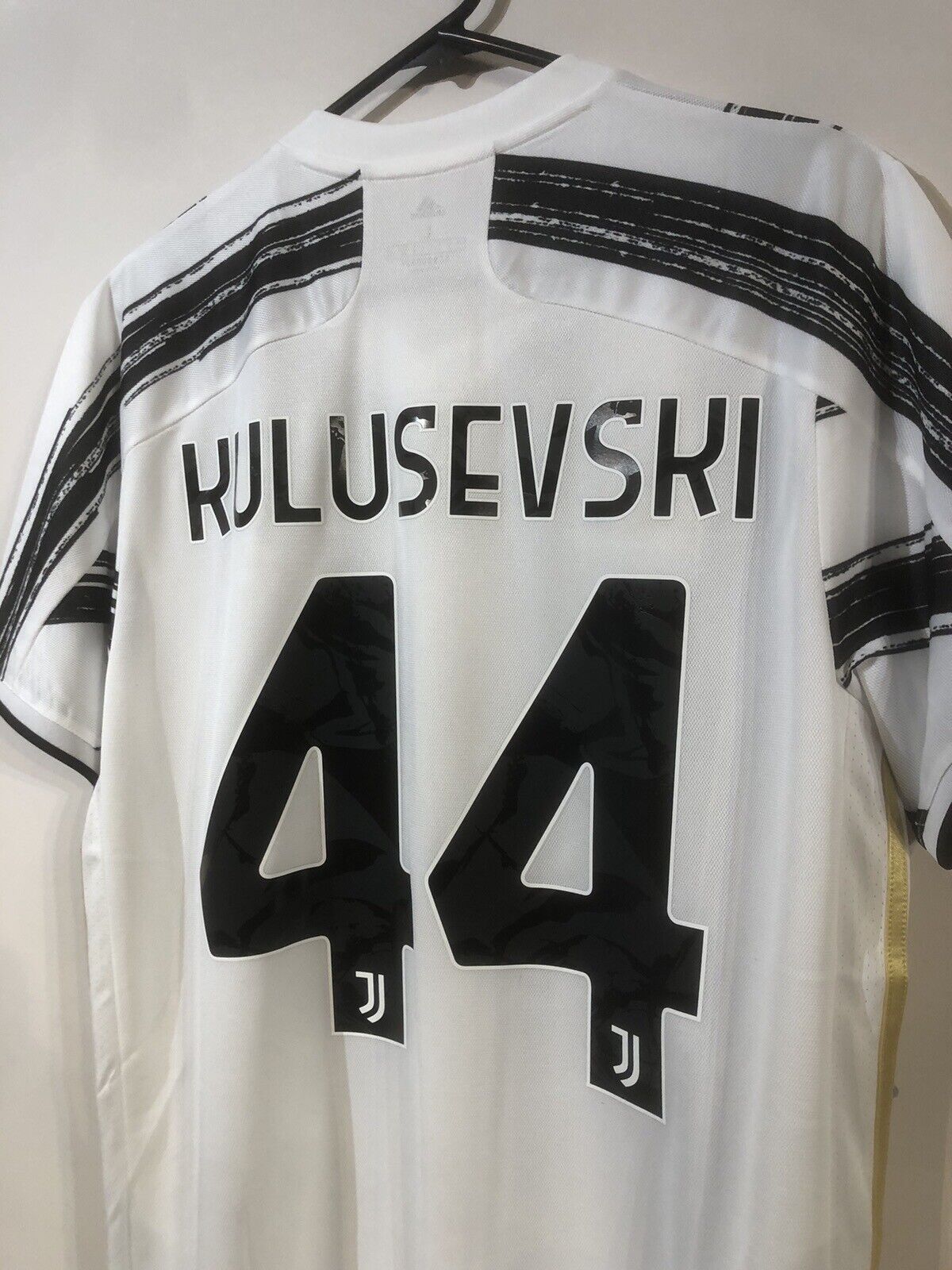 Kulusevski #44 Juventus 2020/21 Large Home Football Shirt Adidas BNWT