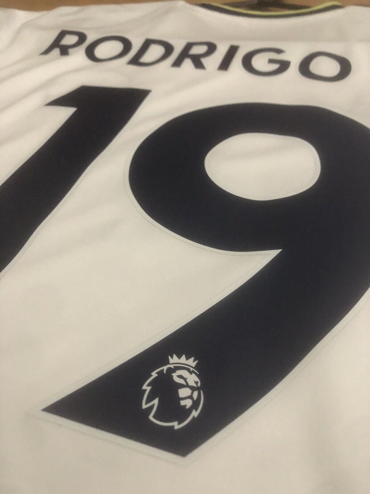 Rodrigo M. 19 Leeds United 2022 23 Medium Home Shirt Excellent Condition Hc1062