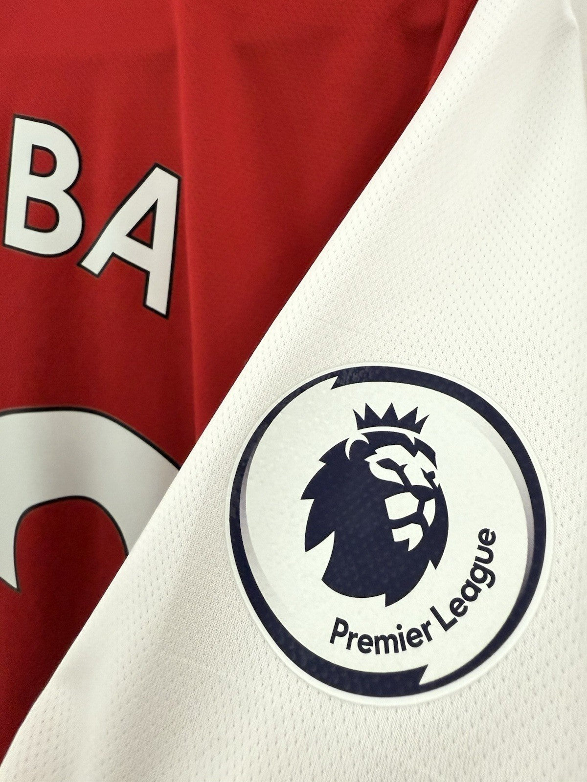 Arsenal Saliba #12 2022/23 Large Home Shirt Excellent Condition H35903