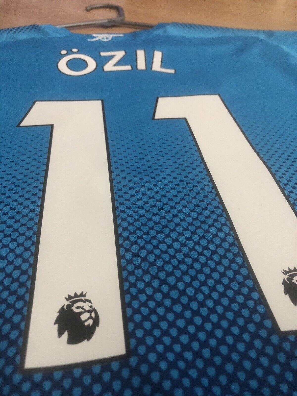 Ozil #11 Arsenal 2017/18 Medium Away Shirt Puma Excellent Condition 751512