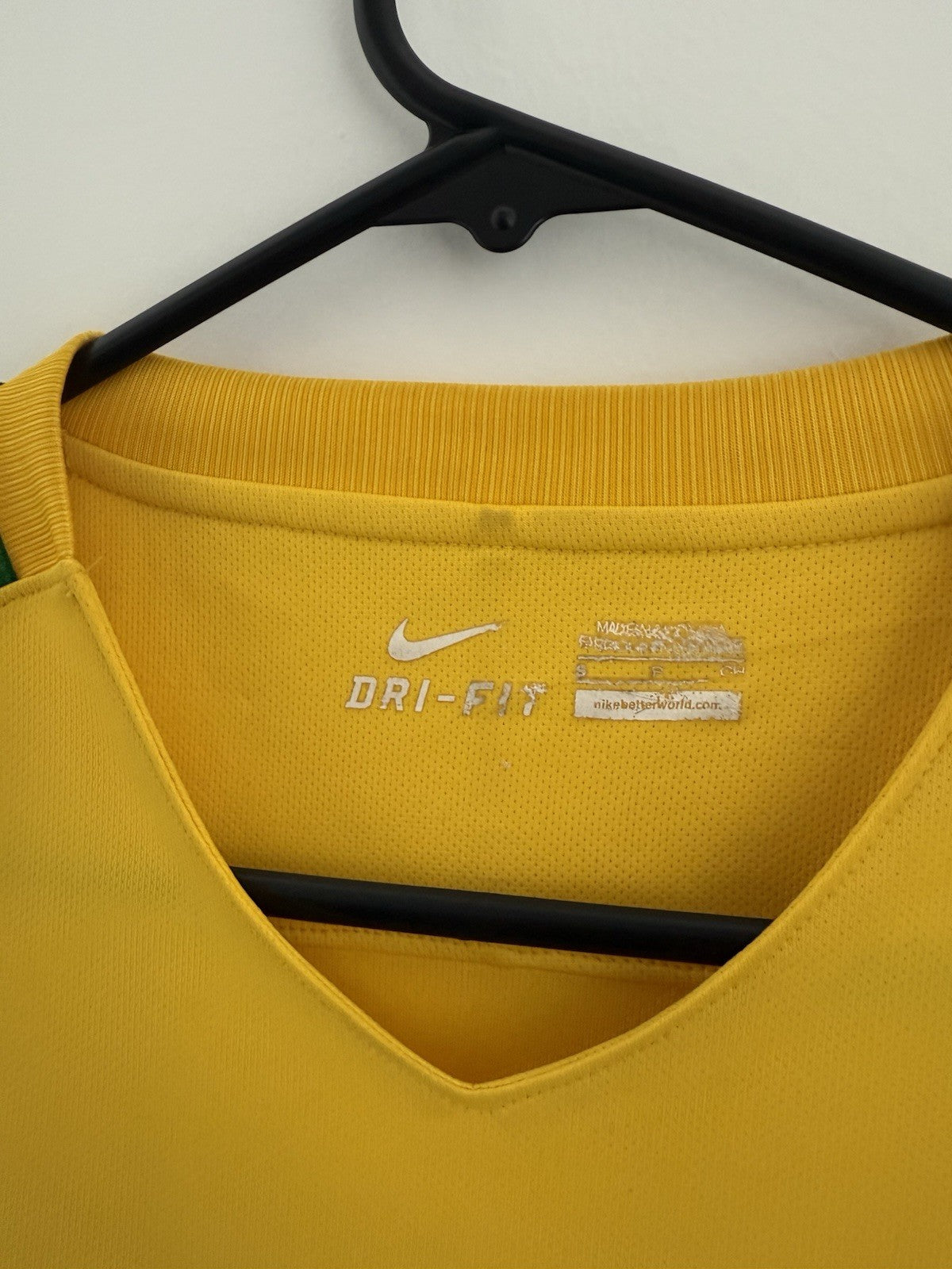 Brazil Coutinho #11 2018 Small Home Shirt Excellent Condition 724597-703