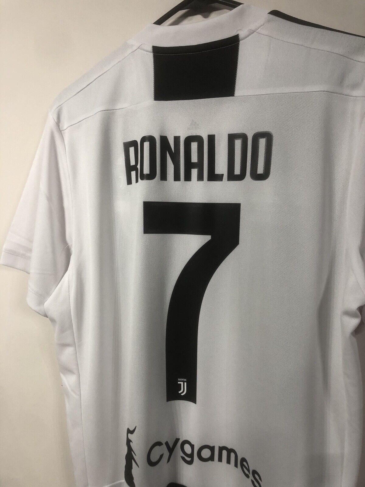 Ronaldo #7 Juventus 2018/19 Medium Home Shirt Adidas BNWT