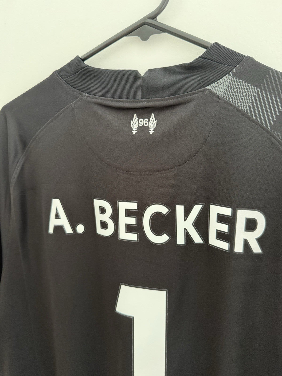 Liverpool A. Becker #1 2021/22 XL 3rd GK Excellent Condition DB2559-011