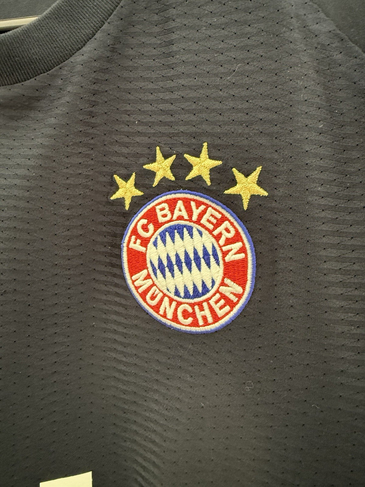 Bayern Munich 2015/16 Small 3rd Shirt Excellent Condition AA5222