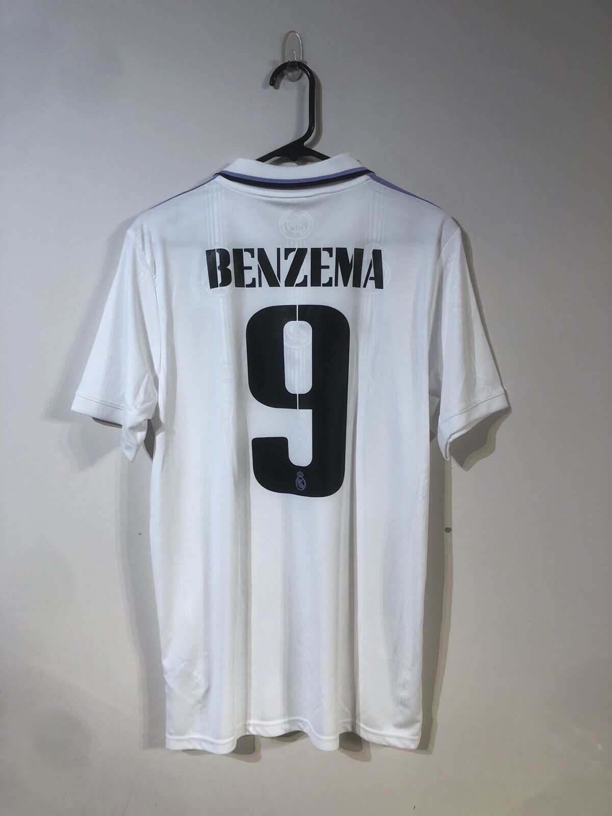 Benzema #9 Real Madrid 2022/23 Home Medium Football Shirt Adidas BNWT