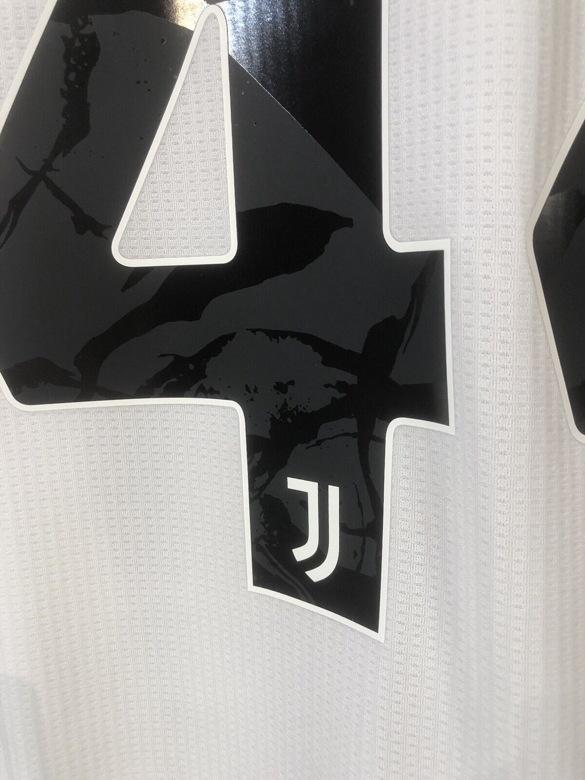 Kulusevski #44 Juventus 2020/21 Large Home Authentic Football Shirt Adidas BNWT