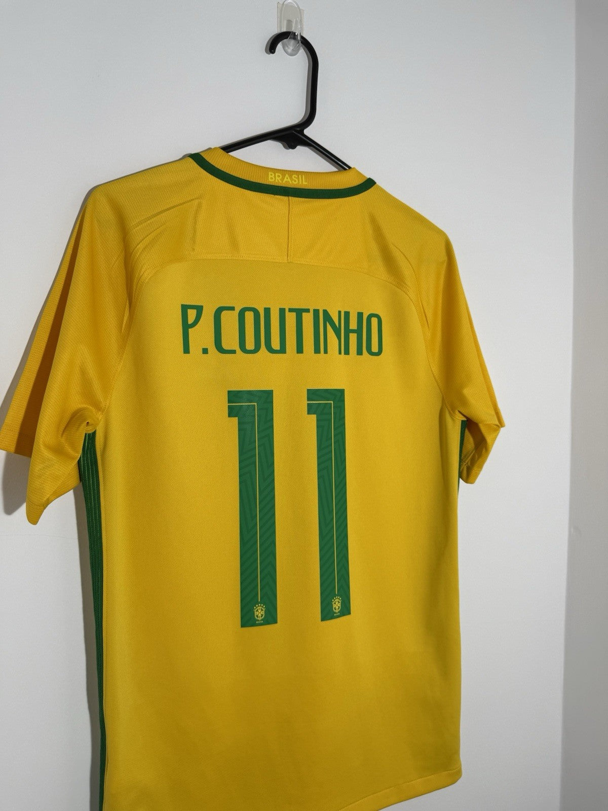 Brazil Coutinho #11 2018 Small Home Shirt Excellent Condition 724597-703