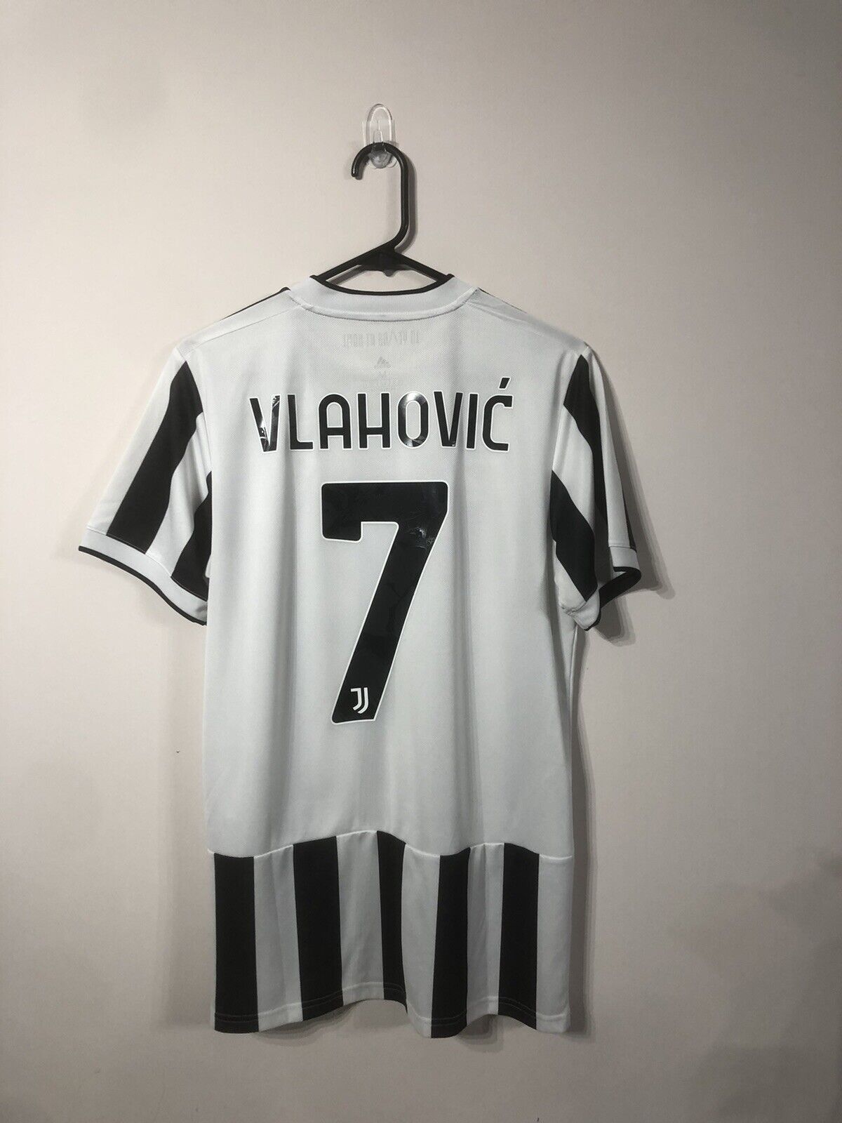 Vlahovic #7 Juventus 2021/22 Medium Home Shirt Adidas Excellent Condition