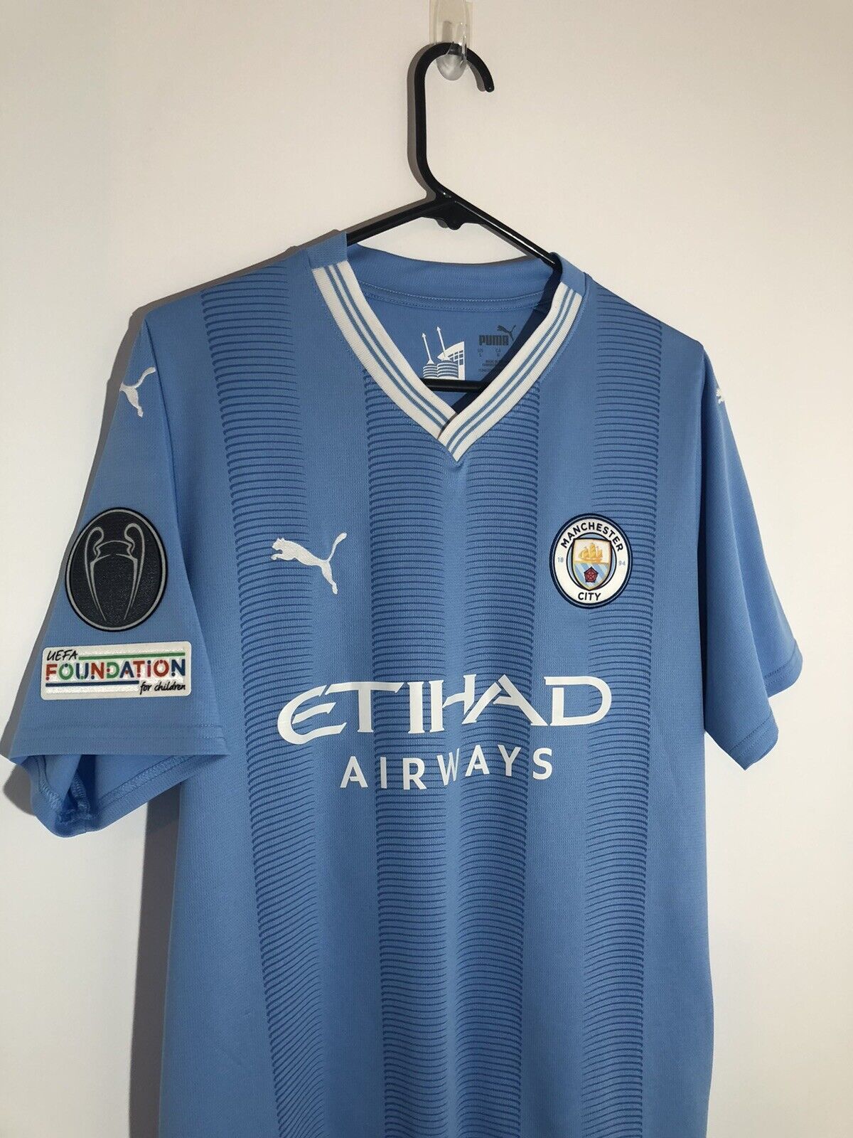 Akanji 25 Manchester City 2023 24 Large Home Shirt Excellent Condition 770438 01