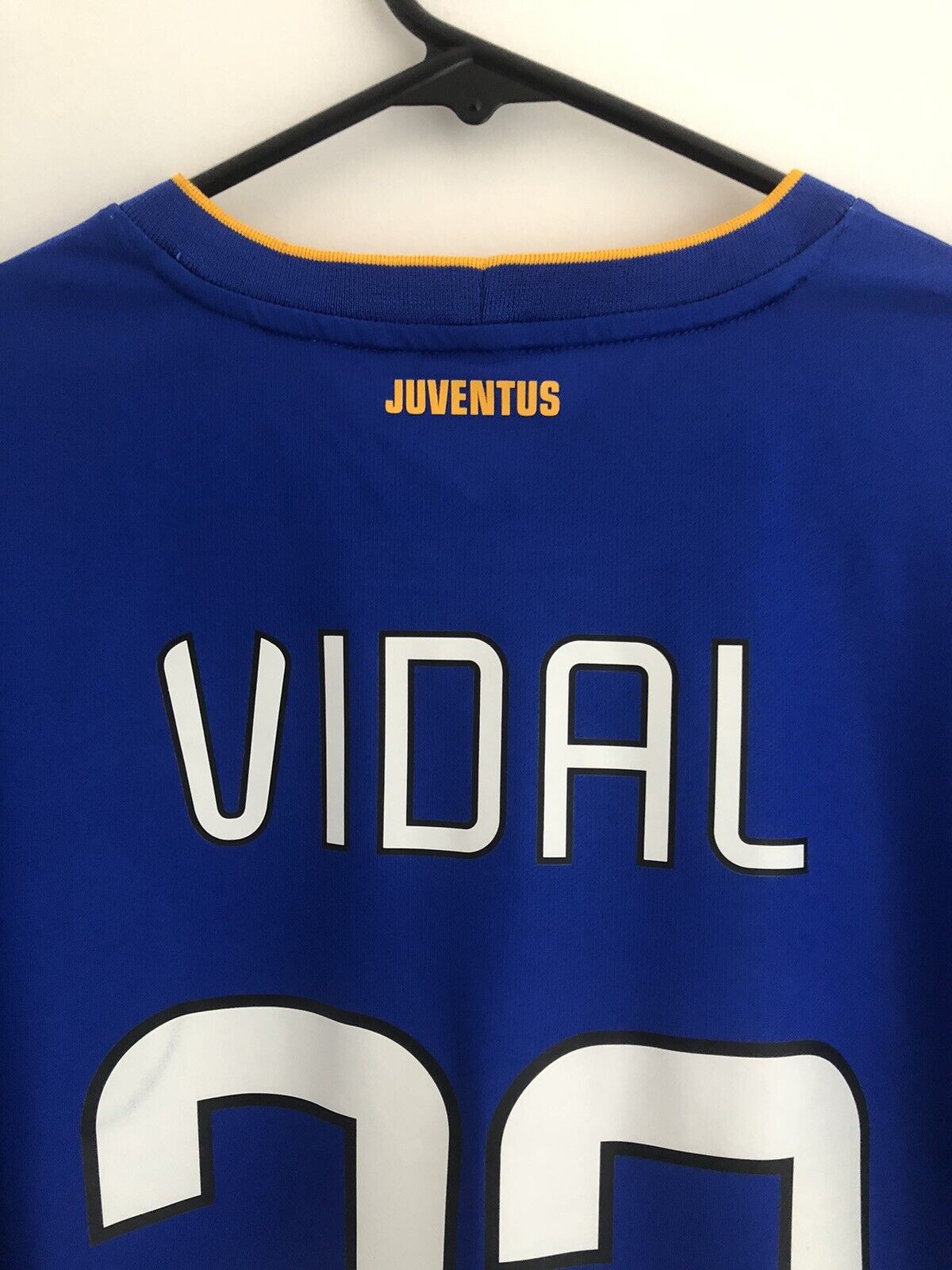 Vidal 23 Juventus 2014 15 Medium Away Shirt Excellent Condition 611078 472