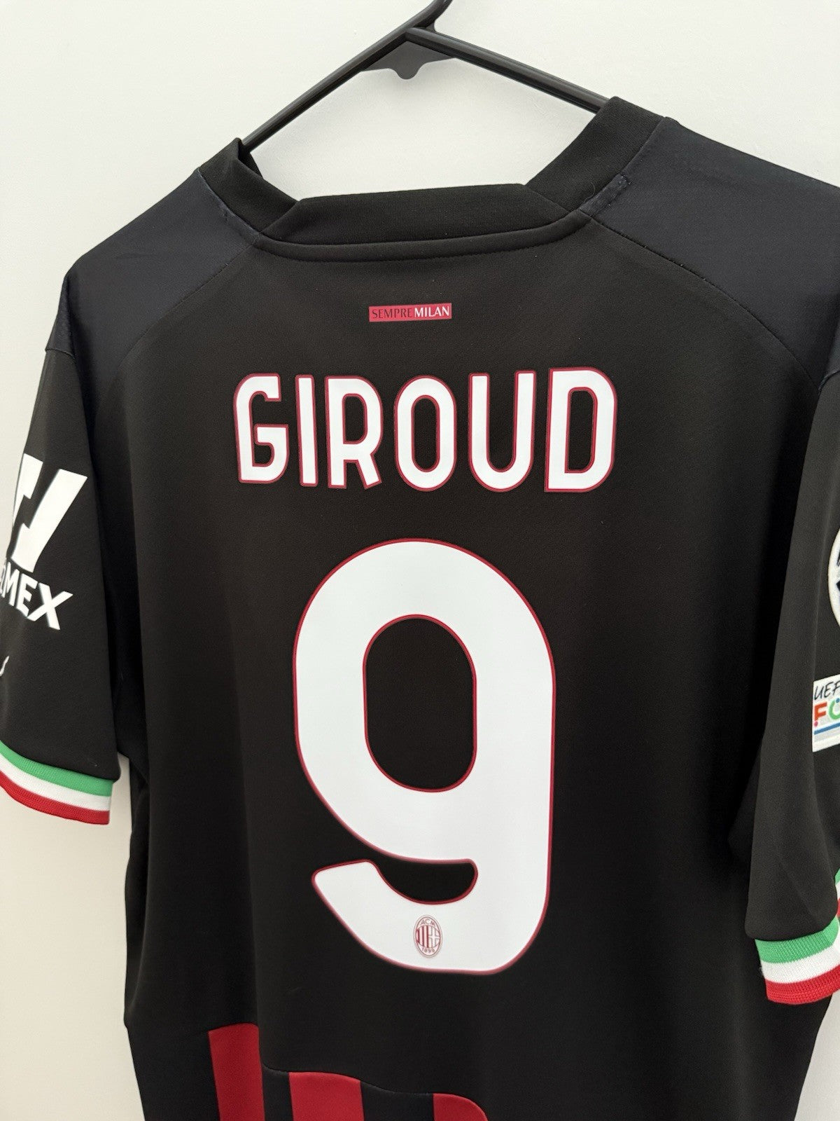 AC Milan Giroud #9 2022/23 Home Large Shirt Excellent Condition 765824-01