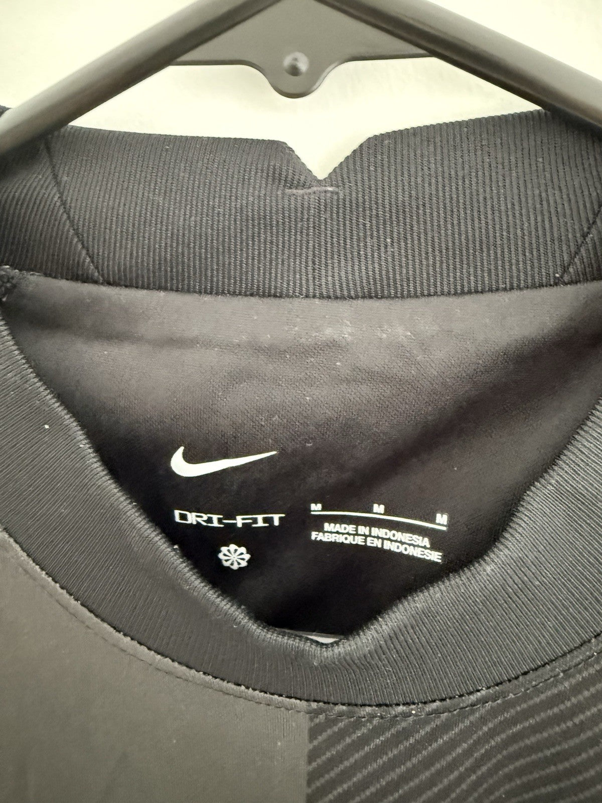 Liverpool A. Becker #1 2021/22 Medium 3rd GK Excellent Condition DB2559-011