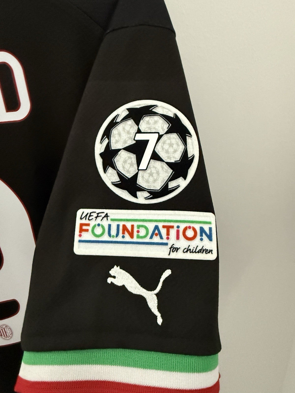 AC Milan Giroud #9 2022/23 Home Large Shirt Excellent Condition 765824-01