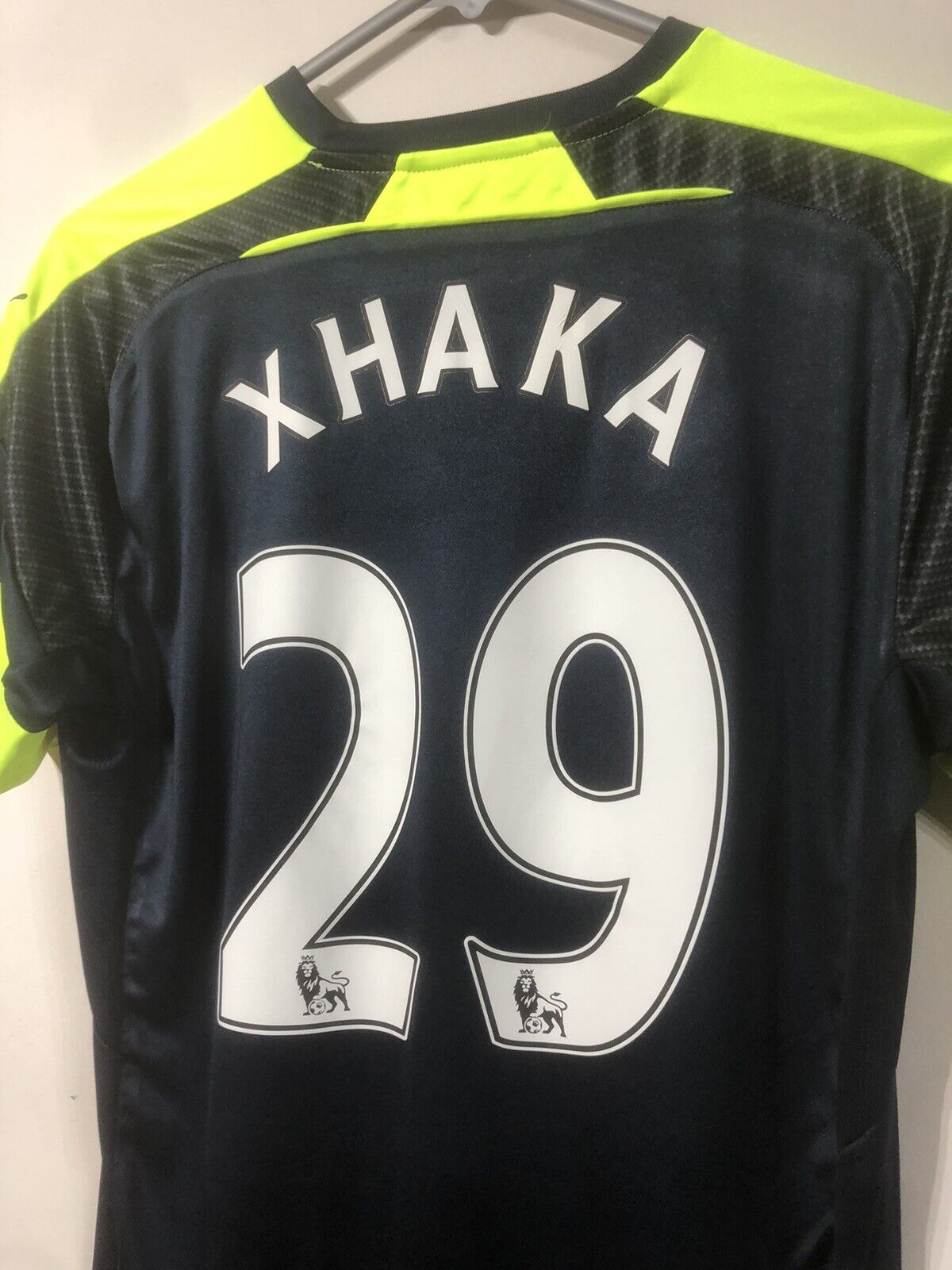 Xhaka #29 Arsenal 2016/17 Small 3rd Football Shirt Excellent Condition 749716