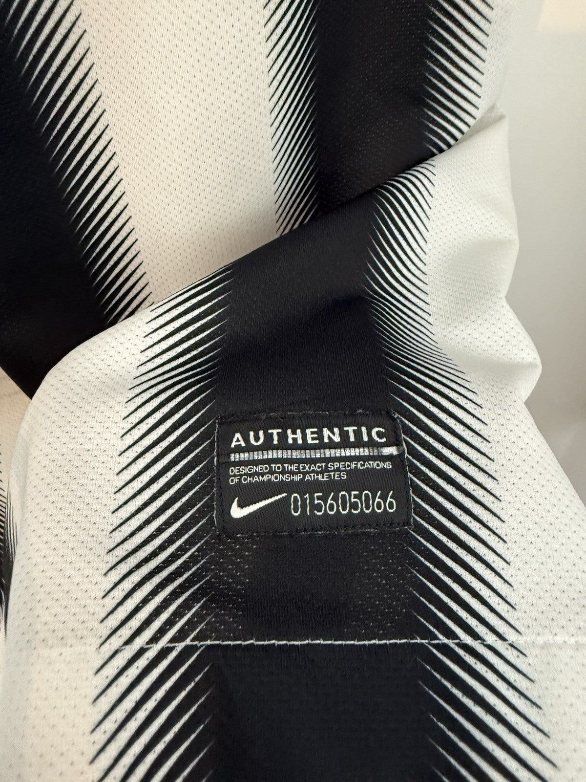 Juventus Vidal #22 2011/12 Large Home Shirt Nike Excellent Condition 419993-105