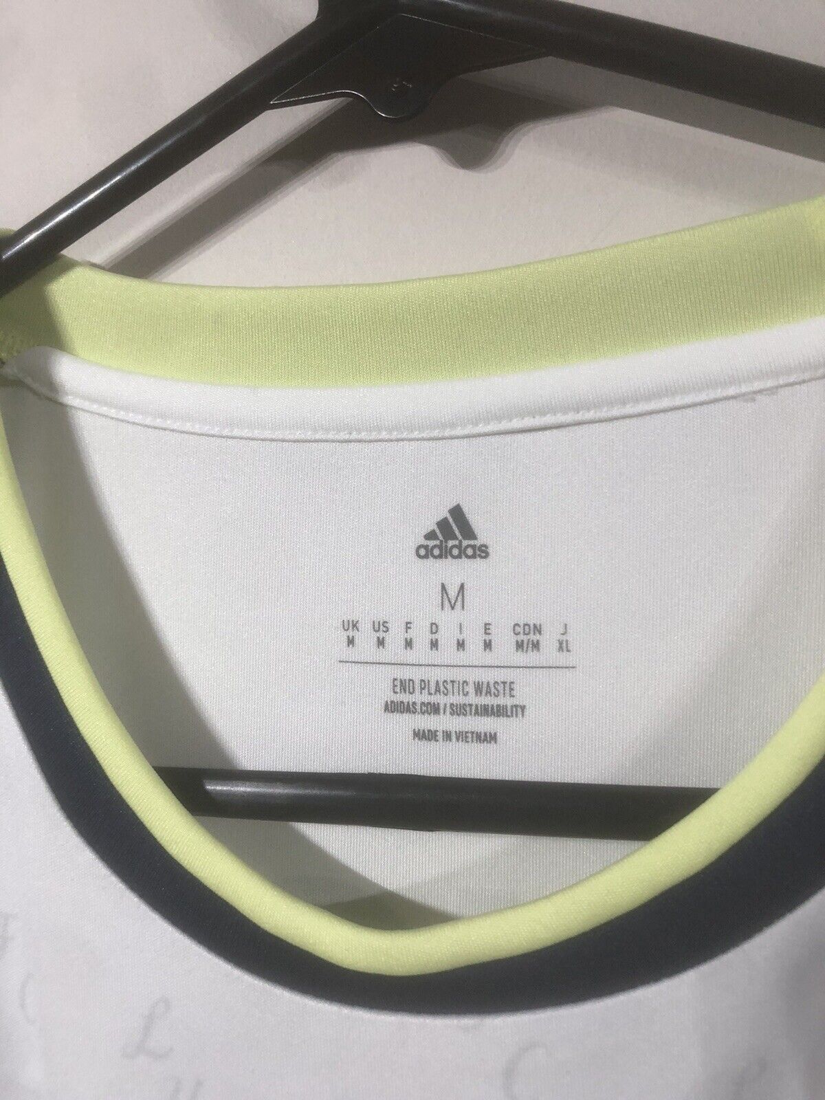 Rodrigo M. 19 Leeds United 2022 23 Medium Home Shirt Excellent Condition Hc1062