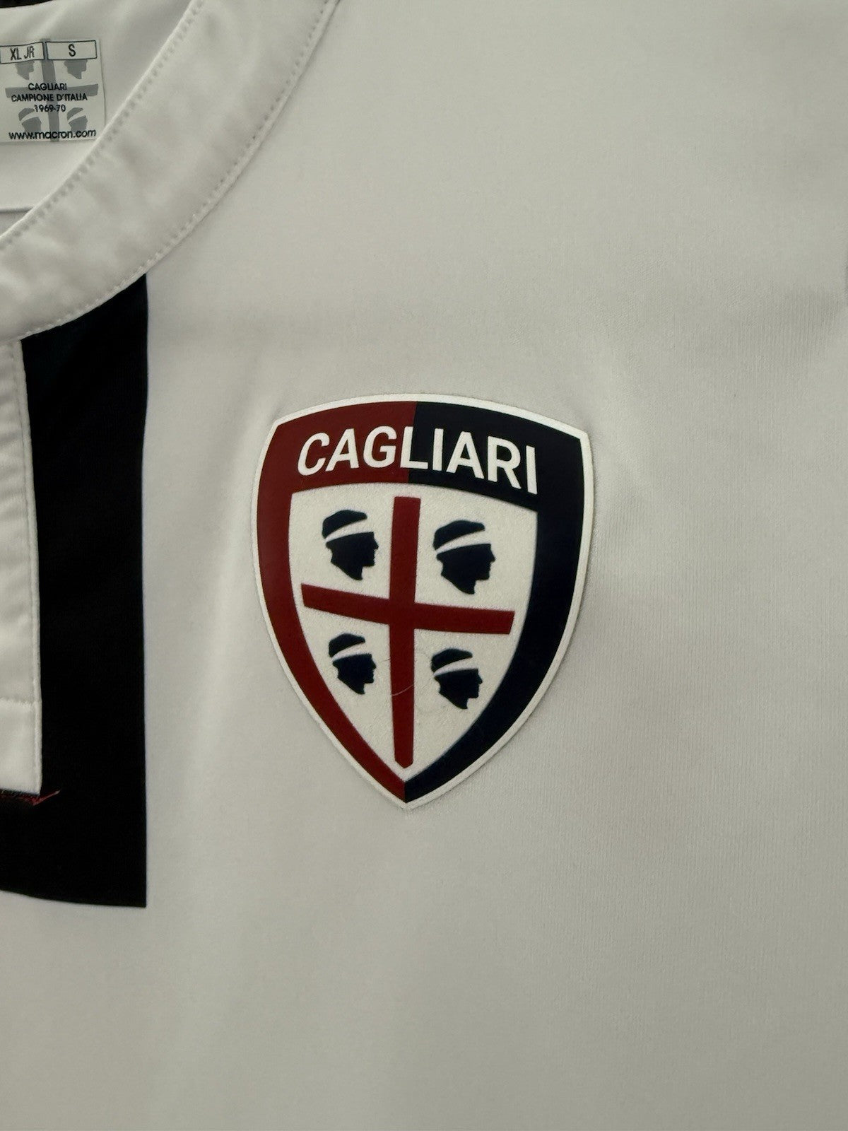Cagliari Calcio 2018/19 Small Away Shirt Macron Excellent Condition