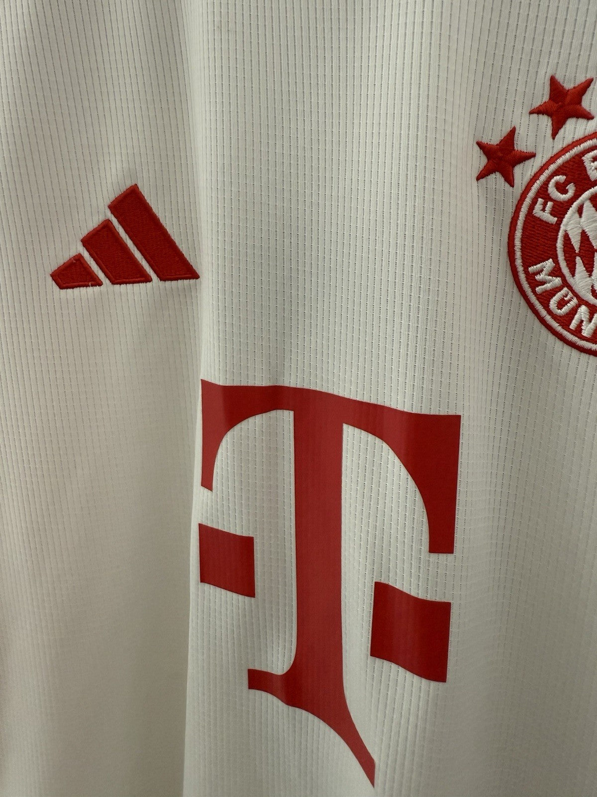 Bayern Munich Kane #9 2023/24 Small Home Shirt Excellent Condition IJ7442