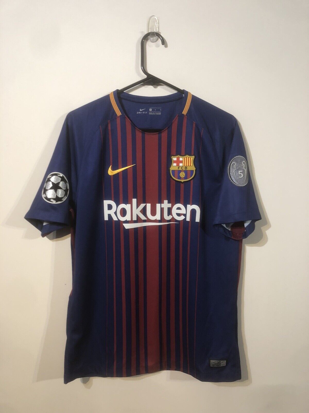 Suarez #9 Barcelona 2017/18 Medium CL Home Shirt Nike Excellent Condition