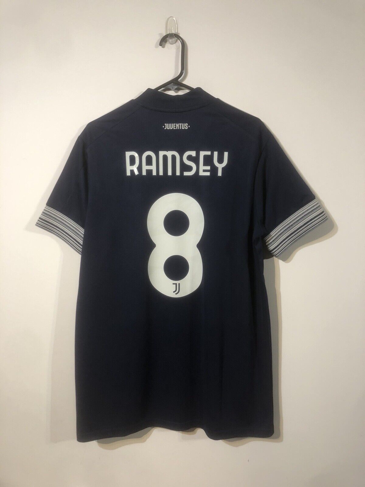 Ramsey #8 Juventus 2020/21 Large Away Football Shirt Adidas Excellent Condition
