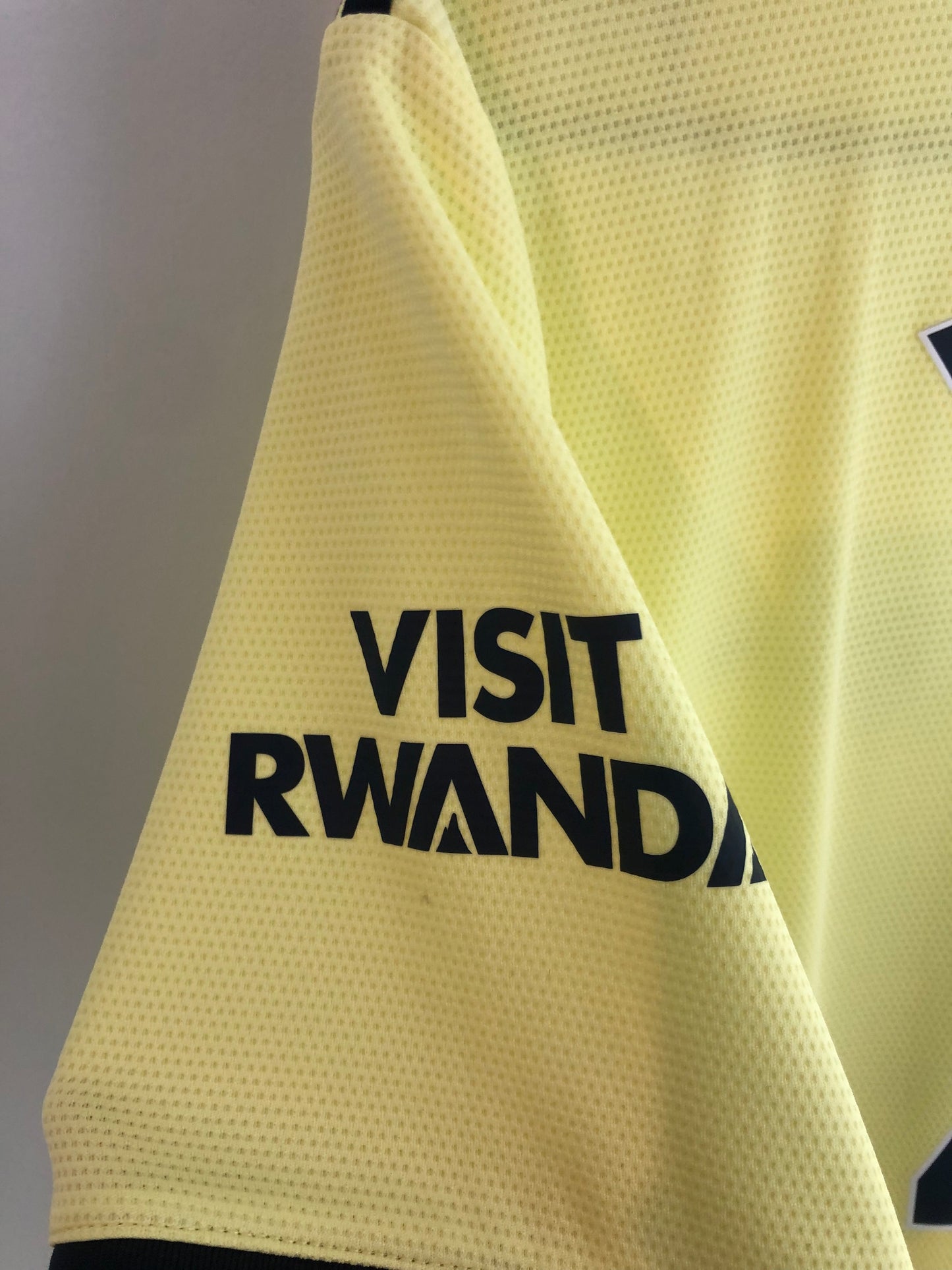 White #4 Arsenal Away 2021/22 Large Shirt Adidas Excellent Condition GM0218