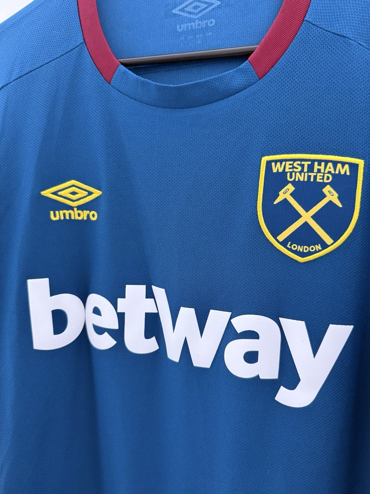 West Ham United Noble #16 2018/19 Large Away Shirt Umbro Excellent Condition
