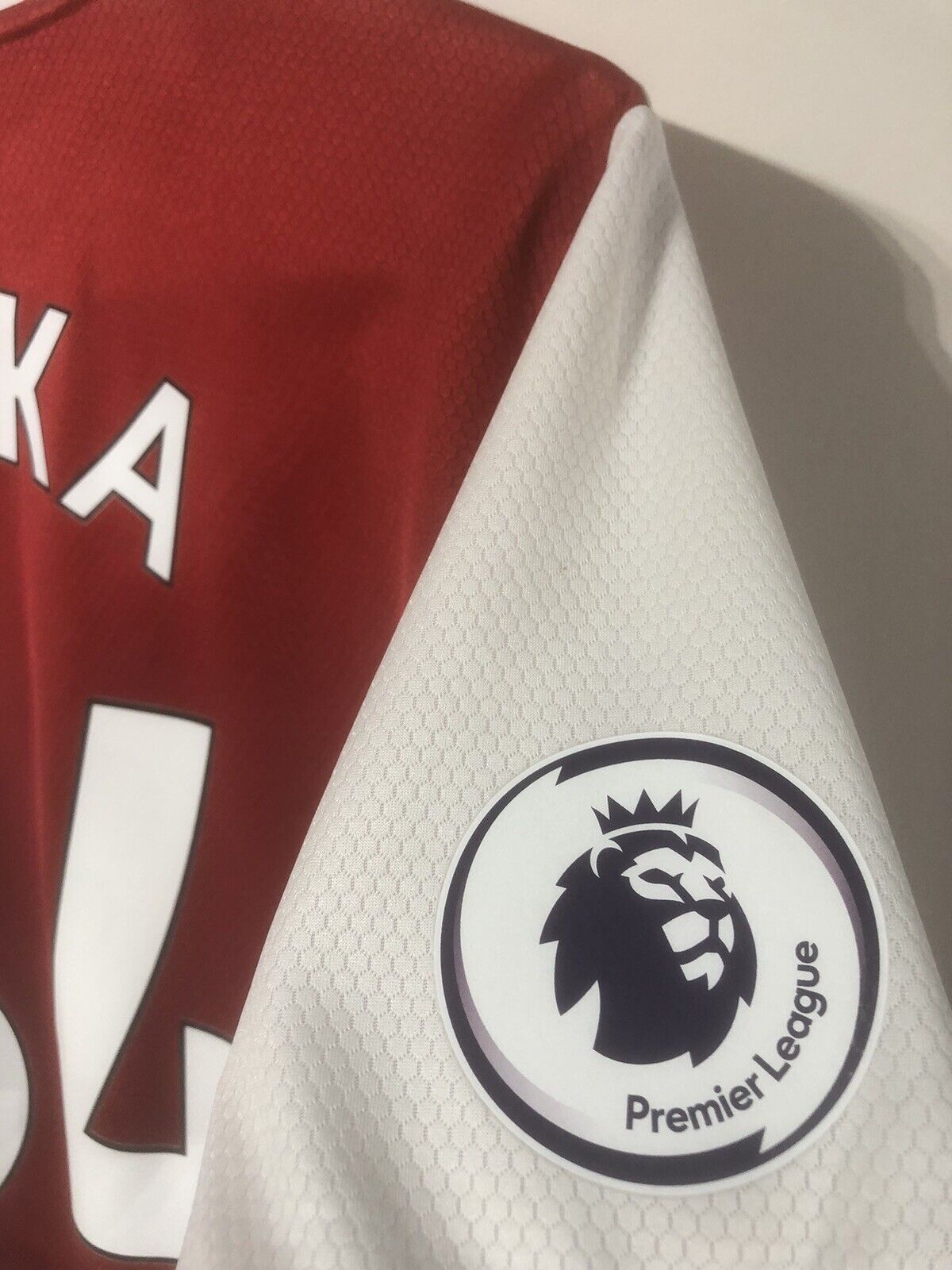 Xhaka #34 Arsenal 2019/20 Medium Home Football Shirt Excellent Condition EH5637