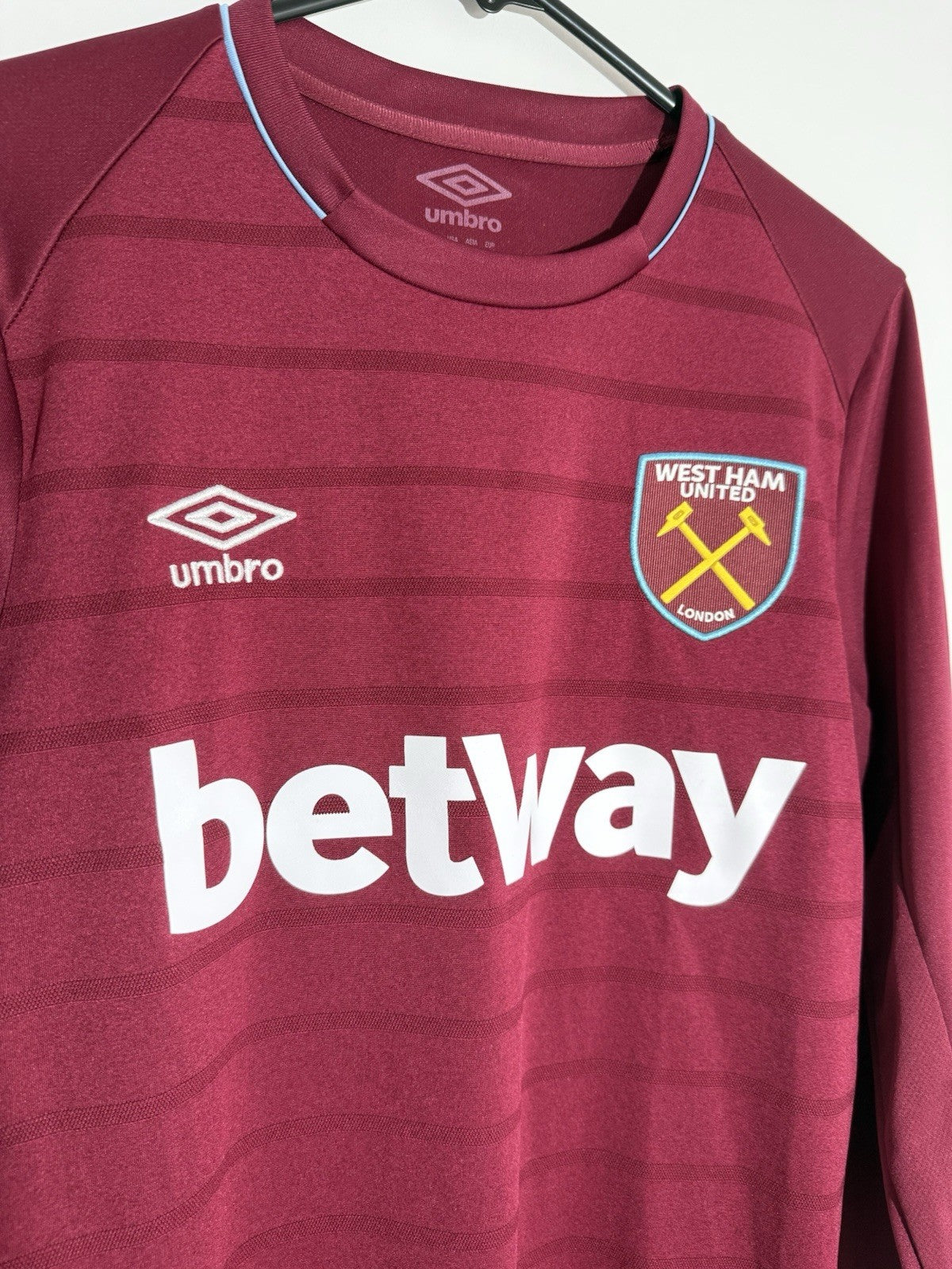 West Ham United Noble #16 2018/19 Small Home Shirt Umbro Excellent Condition