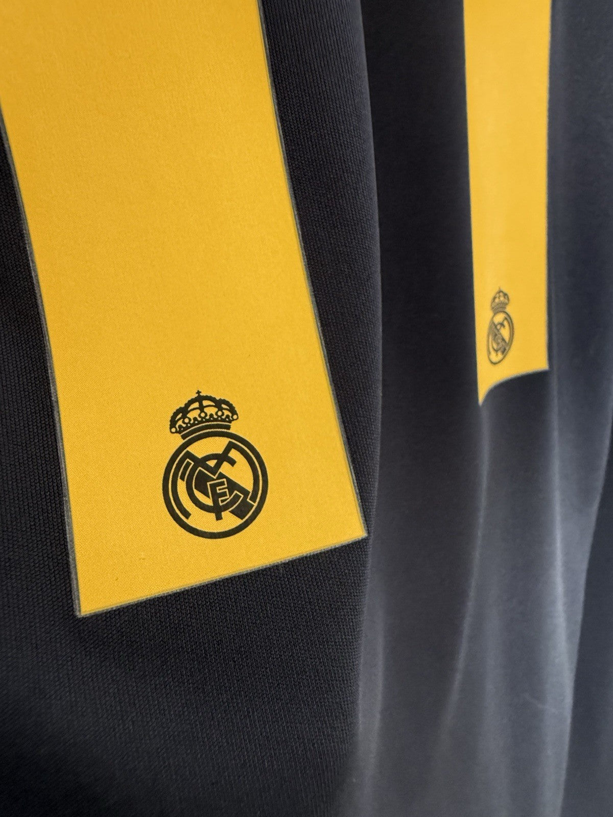 Real Madrid Rodrygo #11 2023/24 Away Large Shirt BNWT IJ5901