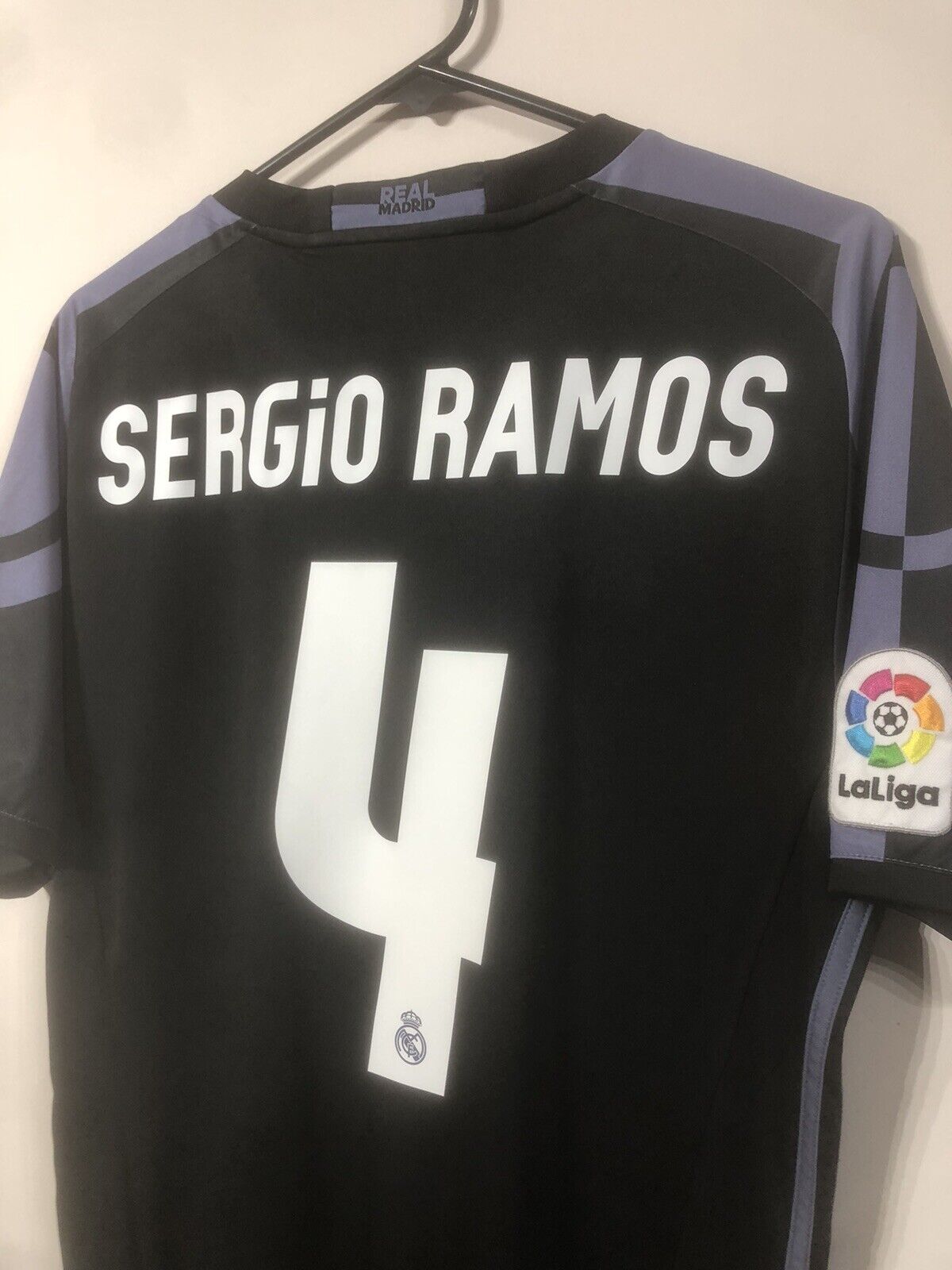 Sergio Ramos #4 2016/17 Real Madrid Medium 3rd Shirt Excellent Condition AI5139