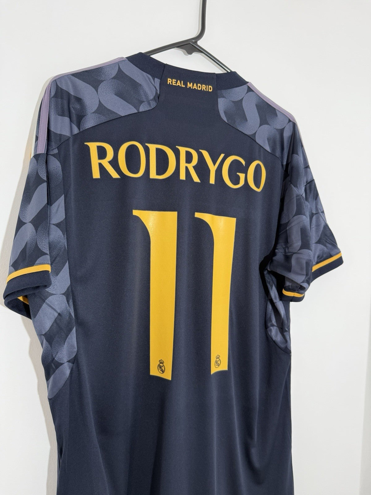 Real Madrid Rodrygo #11 2023/24 Away Large Shirt BNWT IJ5901