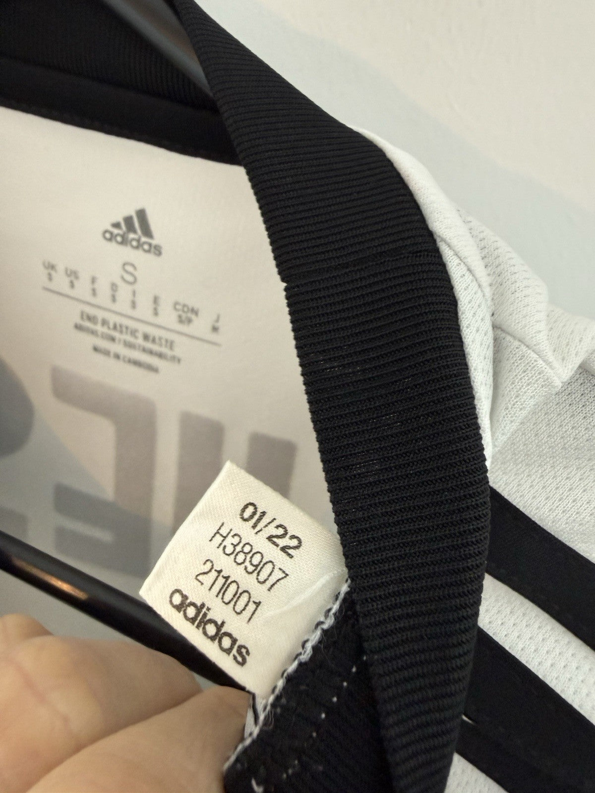 Juventus Chiesa #7 2022/23 Small Home Shirt Adidas Excellent Condition H38907