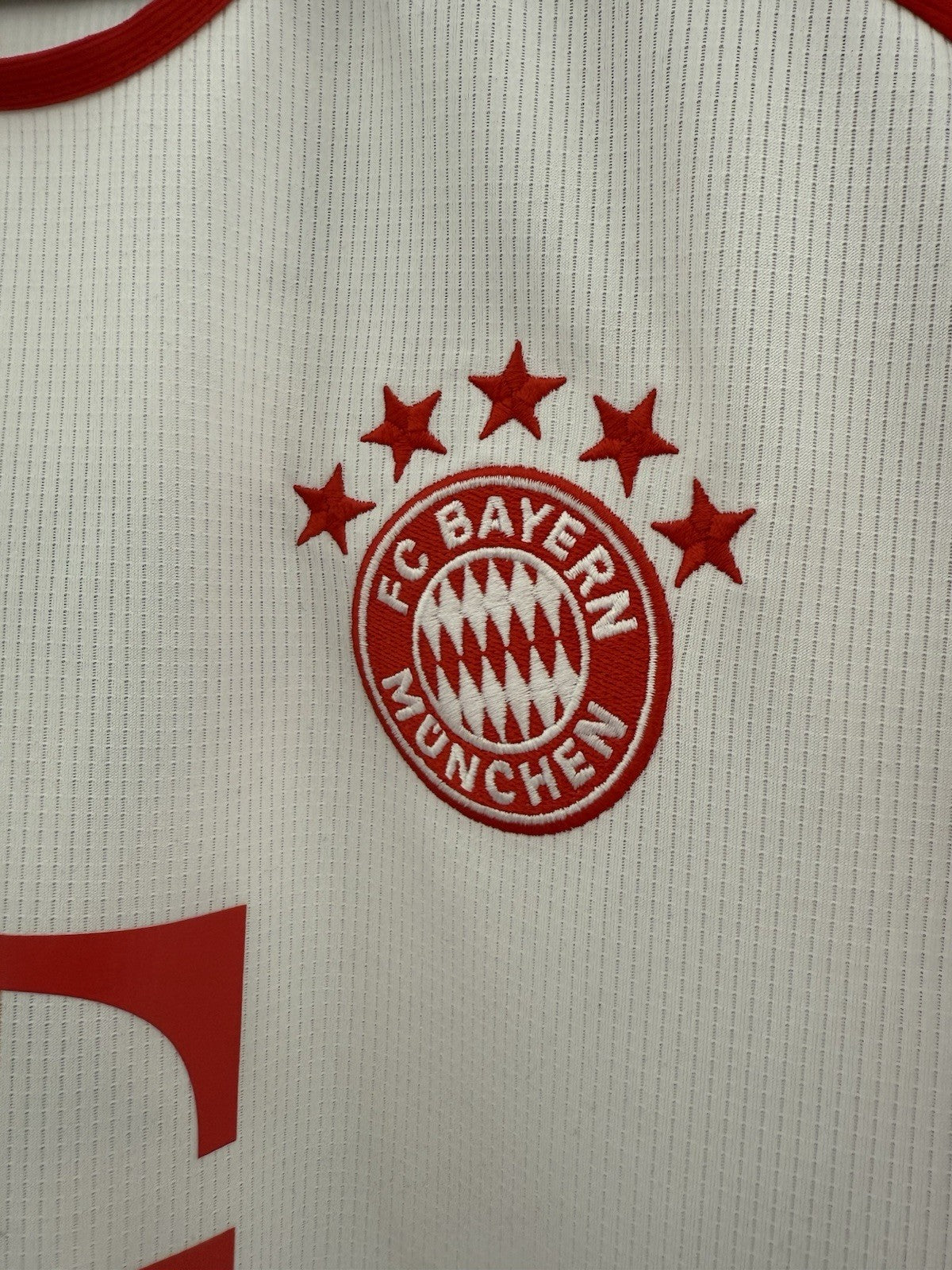Bayern Munich MinJae #3 2023/24 Large Home Shirt Excellent Condition IJ7442