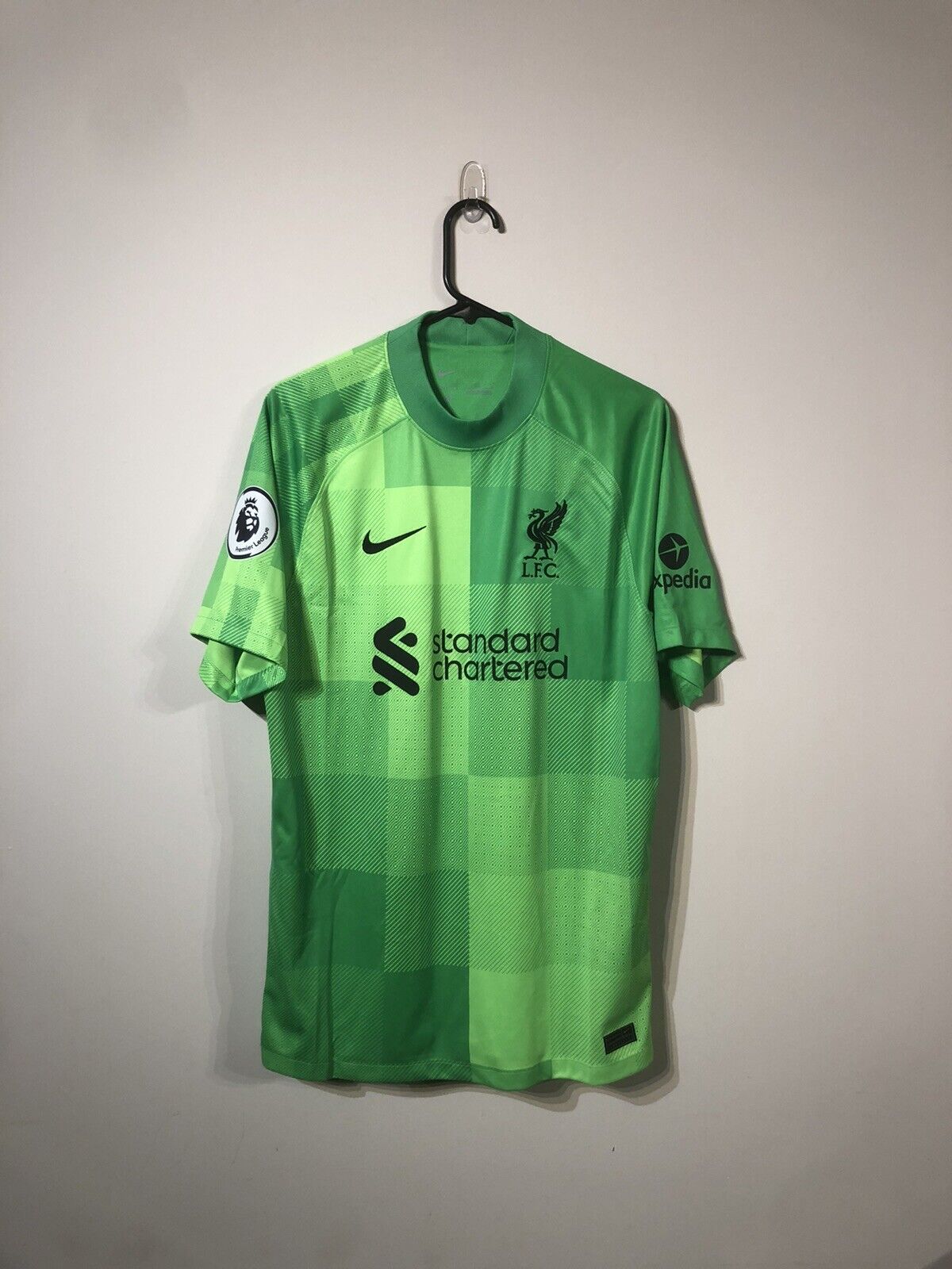 A. Becker #1 Liverpool 2021/22 Large Home Goalkeeper Shirt Nike BNWT