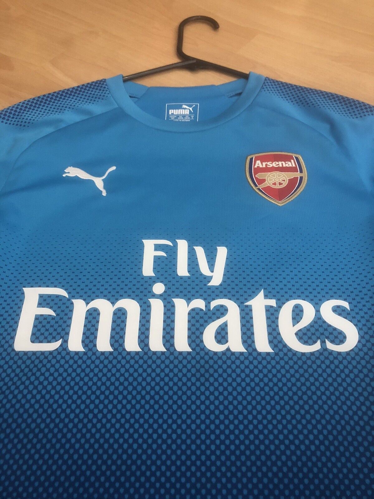 Ozil #11 Arsenal 2017/18 Small Away Shirt Puma Excellent Condition 751512