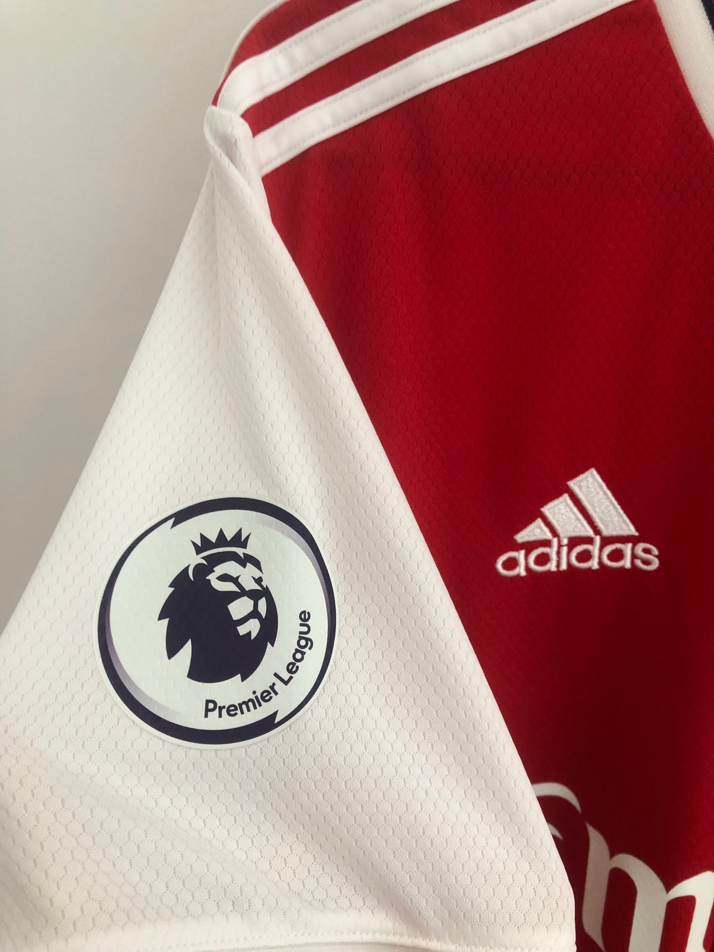 Saka #77 Arsenal 2019/20 Large Home Shirt Excellent Condition EH5637