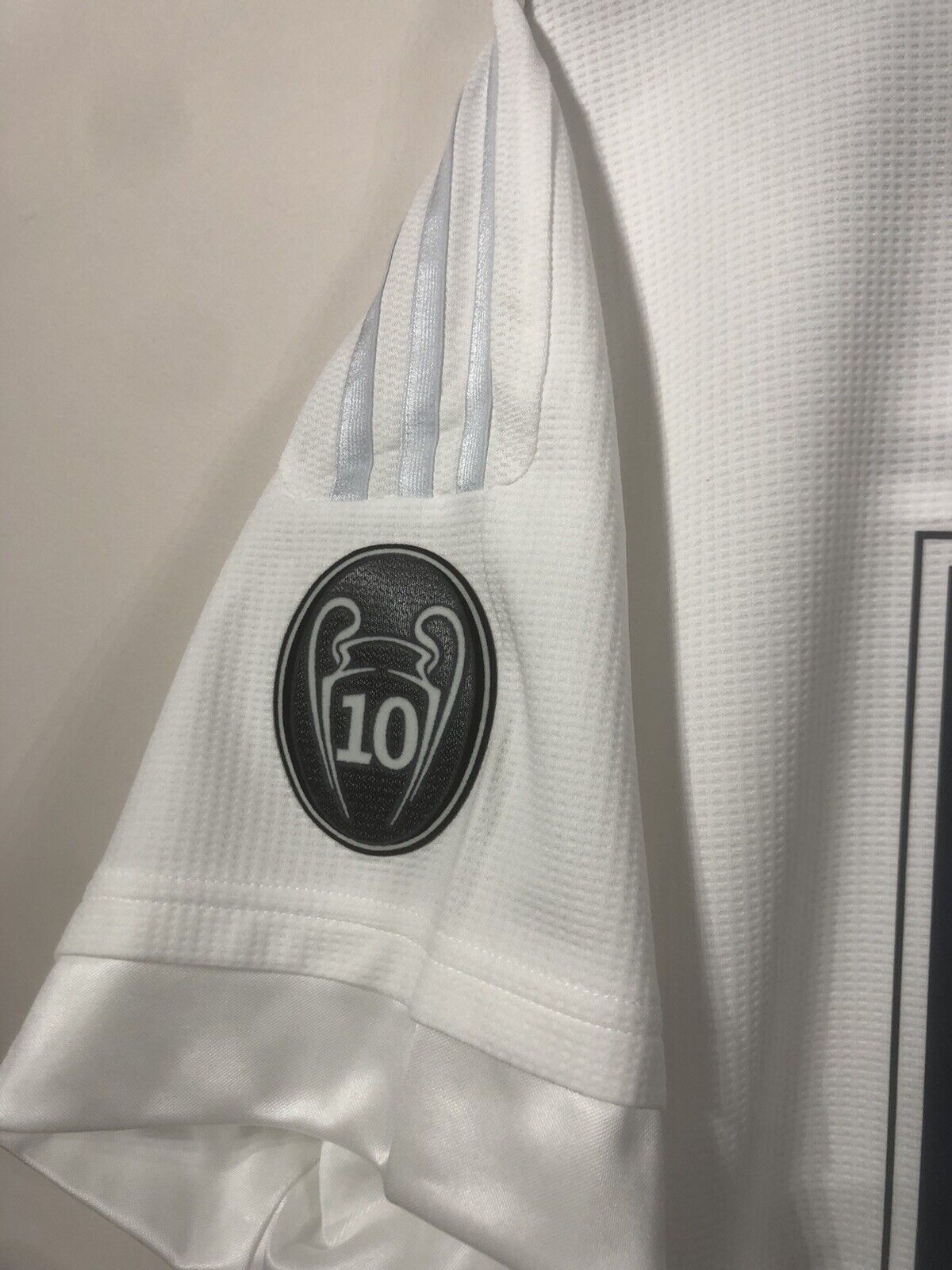 James #10 BNWT Real Madrid 2015/16 X-Large Champions League Home Shirt