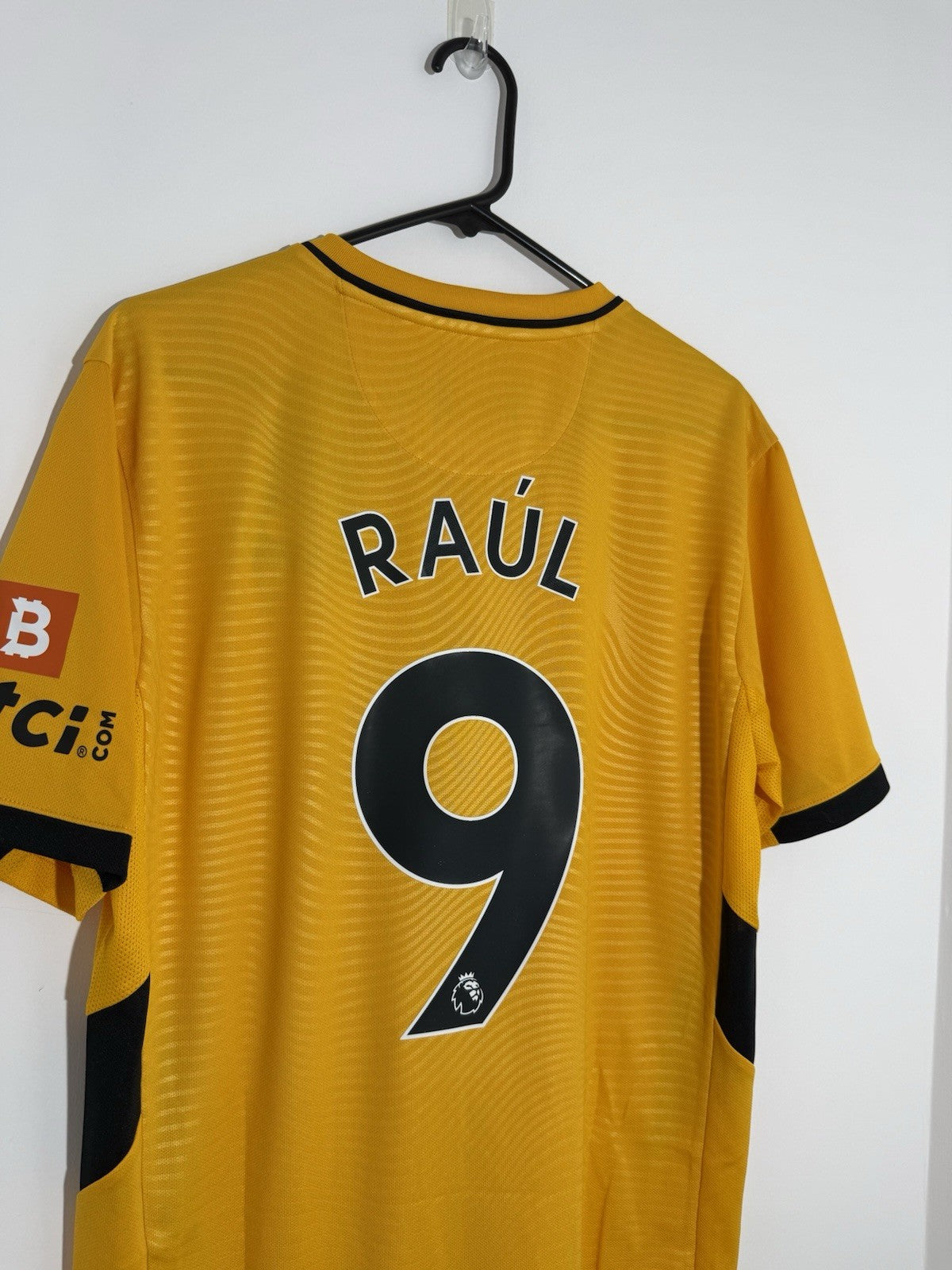 Wolverhampton Wanderers Raul #9 2021/22 Large Home Shirt Castore BNWT