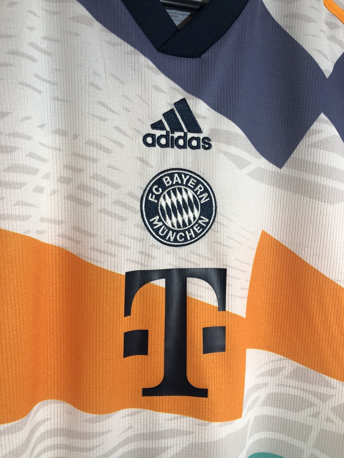 Bayern Munich 2022/23 Small Olympiastadion 4th Excellent Condition HU1286