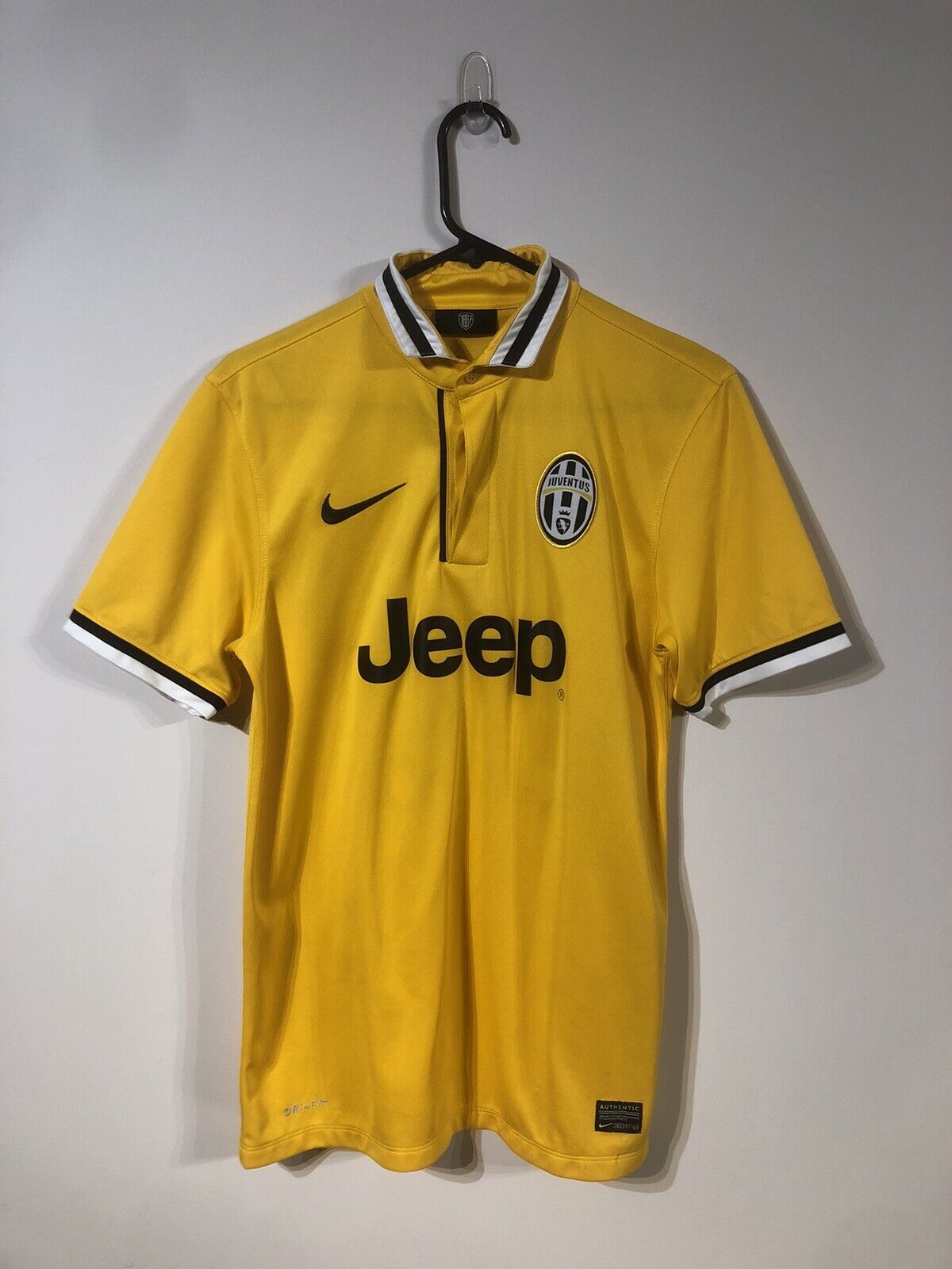 Vidal #23 Juventus 2013/14 Away Small Football Shirt Nike Very Good Condition