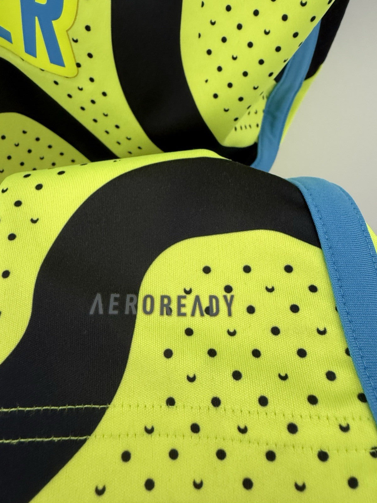 Arsenal Saka #7 2023/24 Small Away Shirt Adidas Excellent Condition HR6927