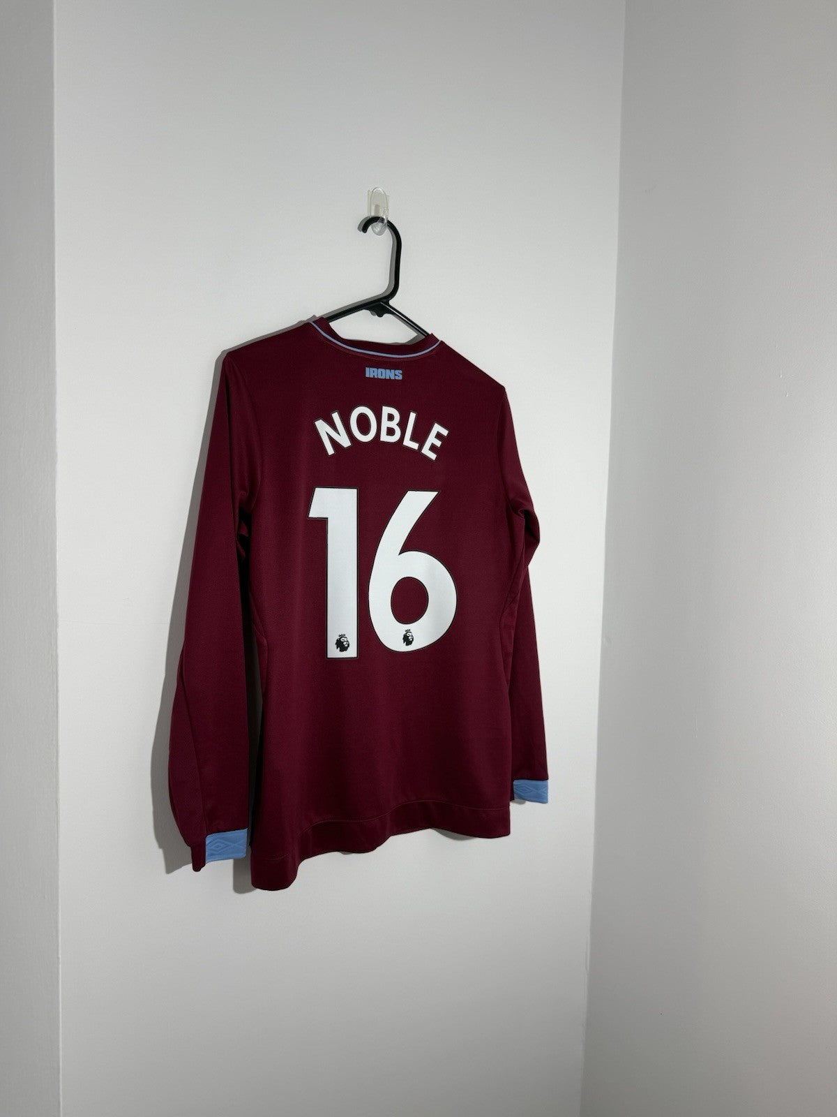 West Ham United Noble #16 2018/19 Small Home Shirt Umbro Excellent Condition