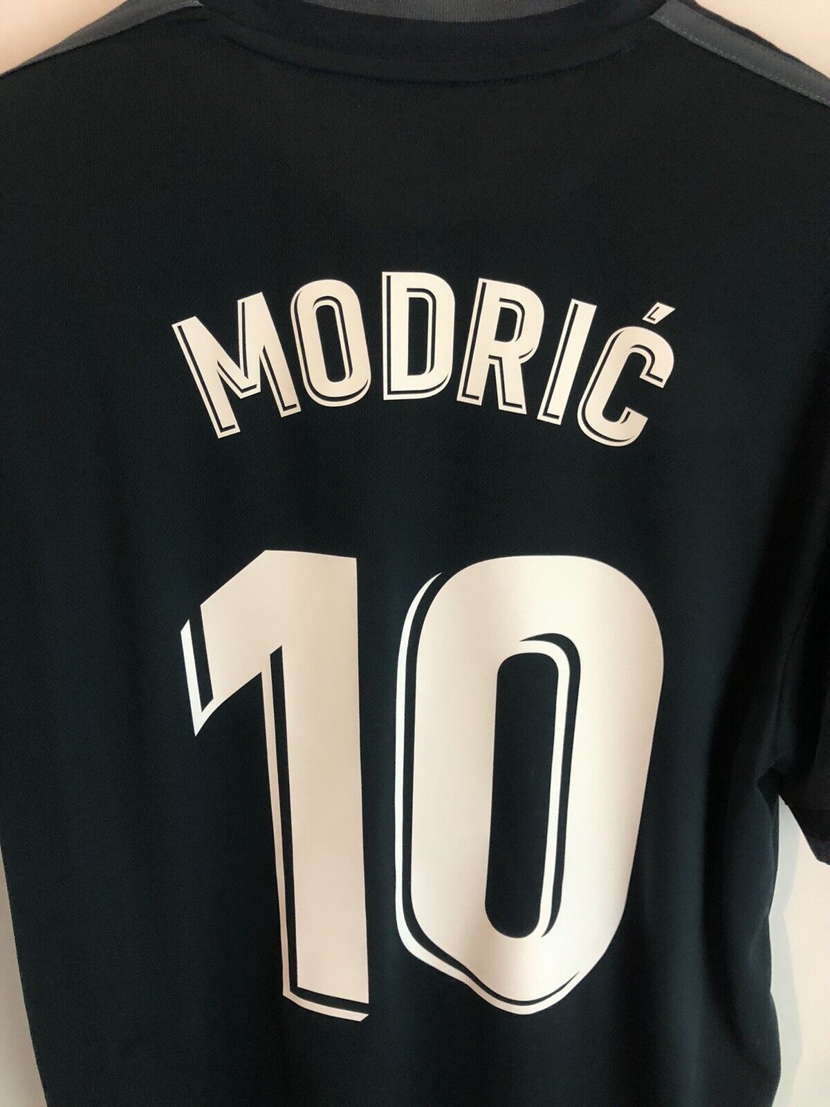 Modric #10 Real Madrid 2018/19 Away Large Excellent Condition CG0584