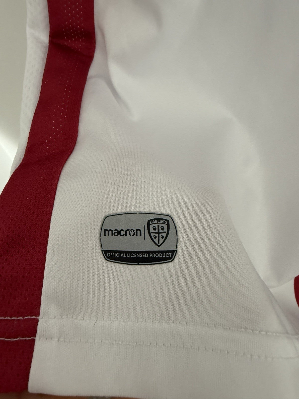 Cagliari Calcio 2018/19 Small Away Shirt Macron Excellent Condition