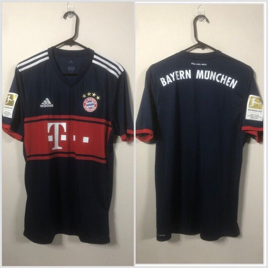 Bayern Munich 2017/18 Medium Away Football Shirt Adidas Excellent Condition