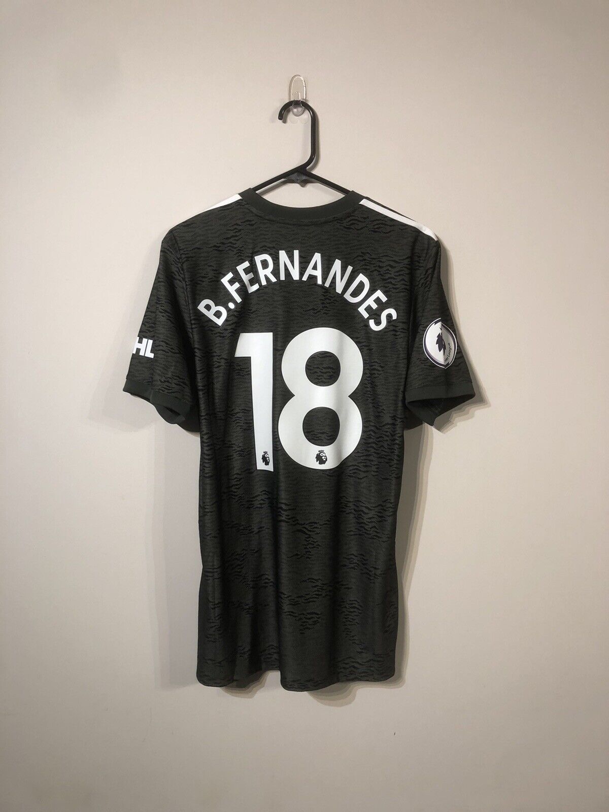 B. Fernandes #18 BNWT Manchester United Away Medium 2020/21 Shirt Adidas