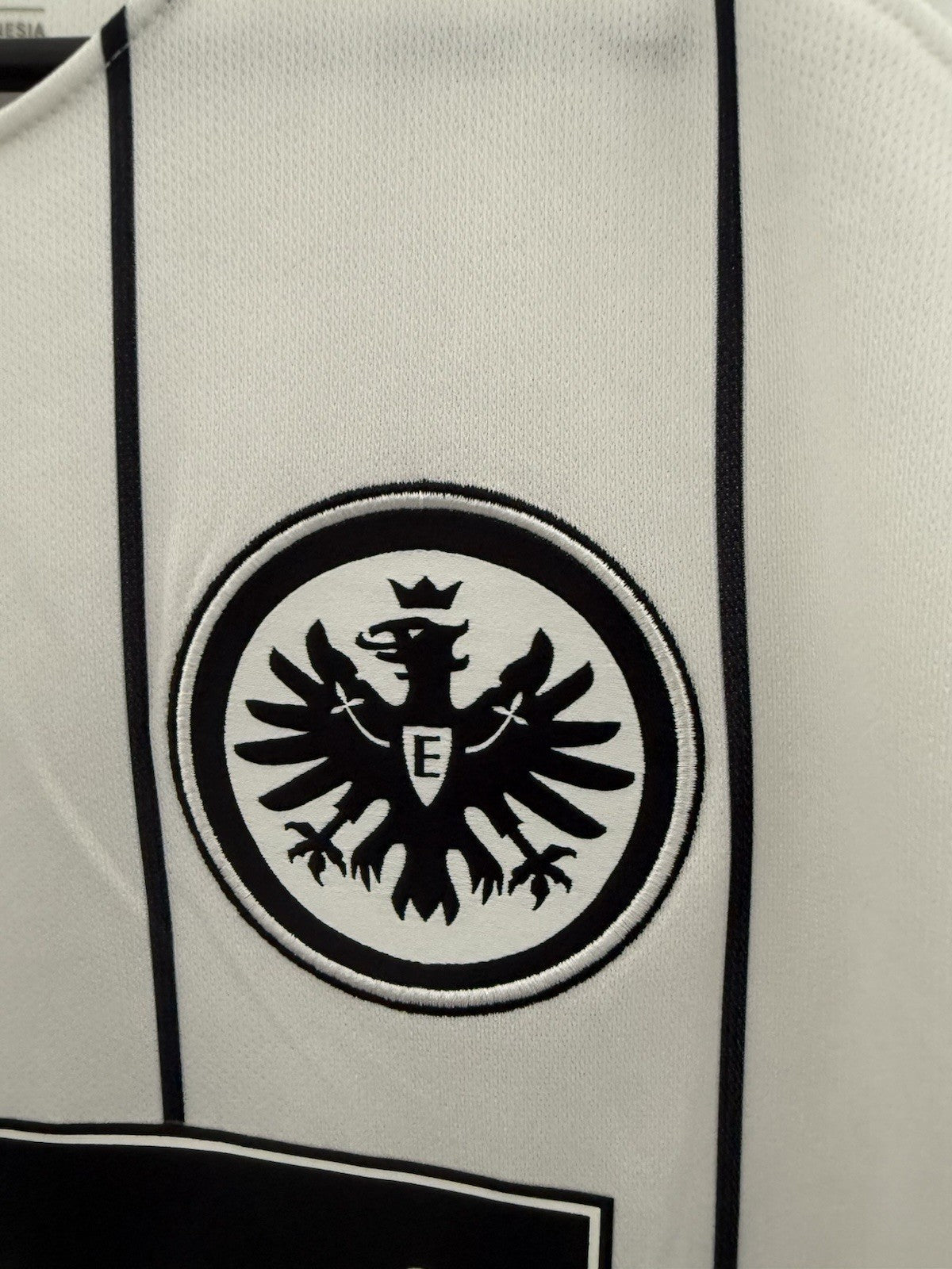 Eintracht Frankfurt 2017/18 Large Home Shirt Excellent Condition