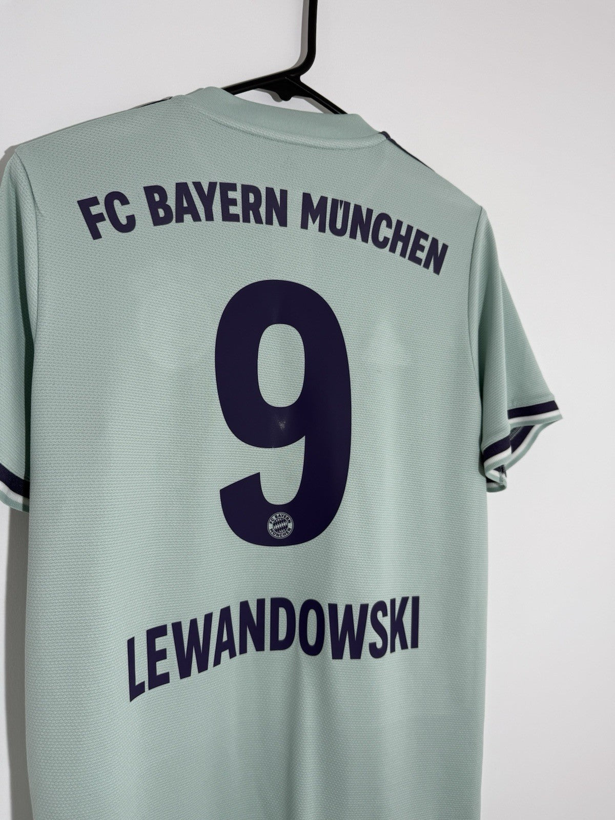 Bayern Munich Lewandowski #9 2018/19 Medium Away Excellent Condition CF5410