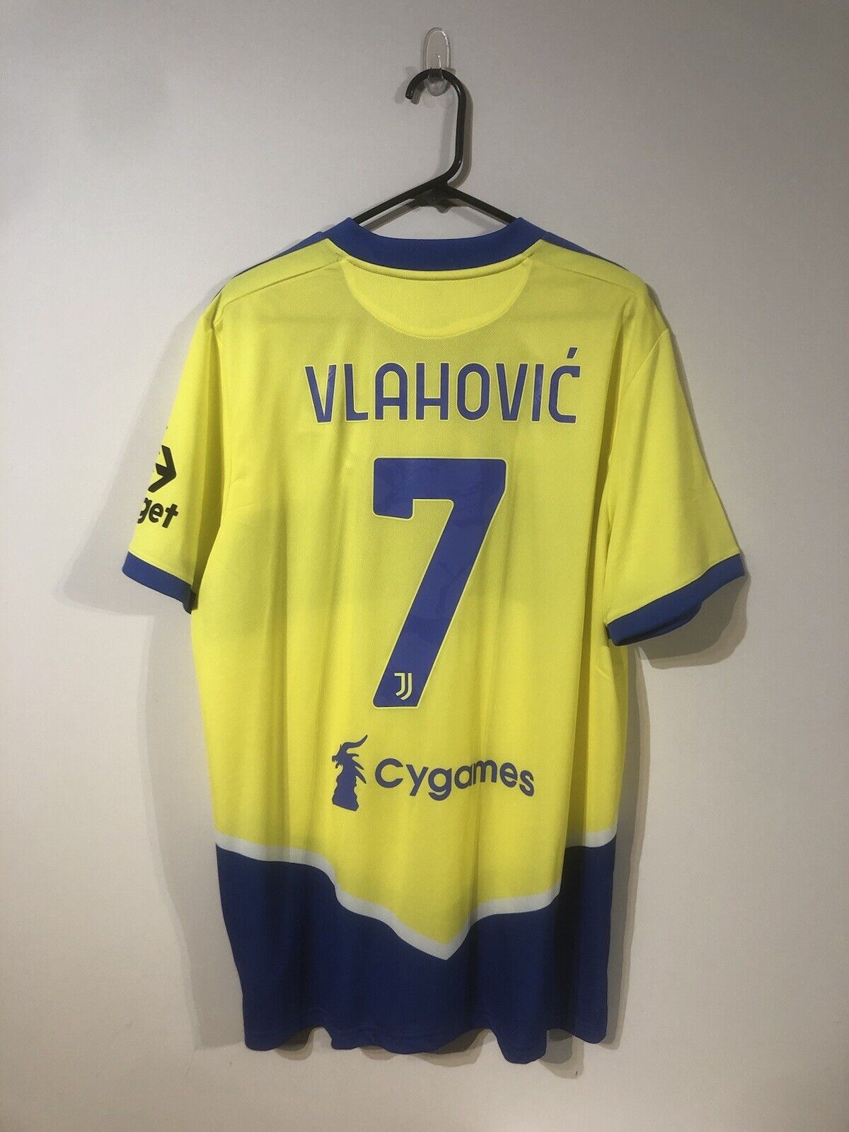 Vlahovic #7 Juventus 2021/22 X-Large 3rd Football Shirt Adidas BNWT